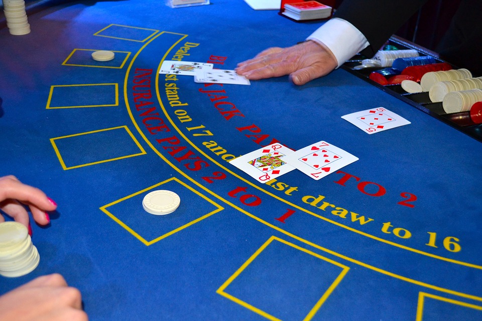 Embrace Blackjack to Become a Better Poker Player